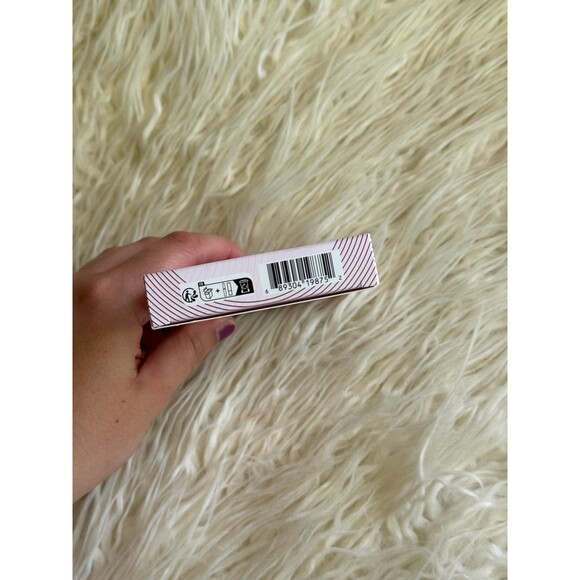 Anastasia Beverly Hills Sculpted & Defined Brow Kit
Soft Brown - Picture 9 of 10